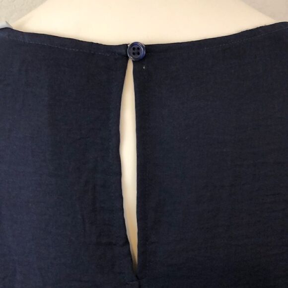 NY & Co cold shoulder blouse - Picture 6 of 6